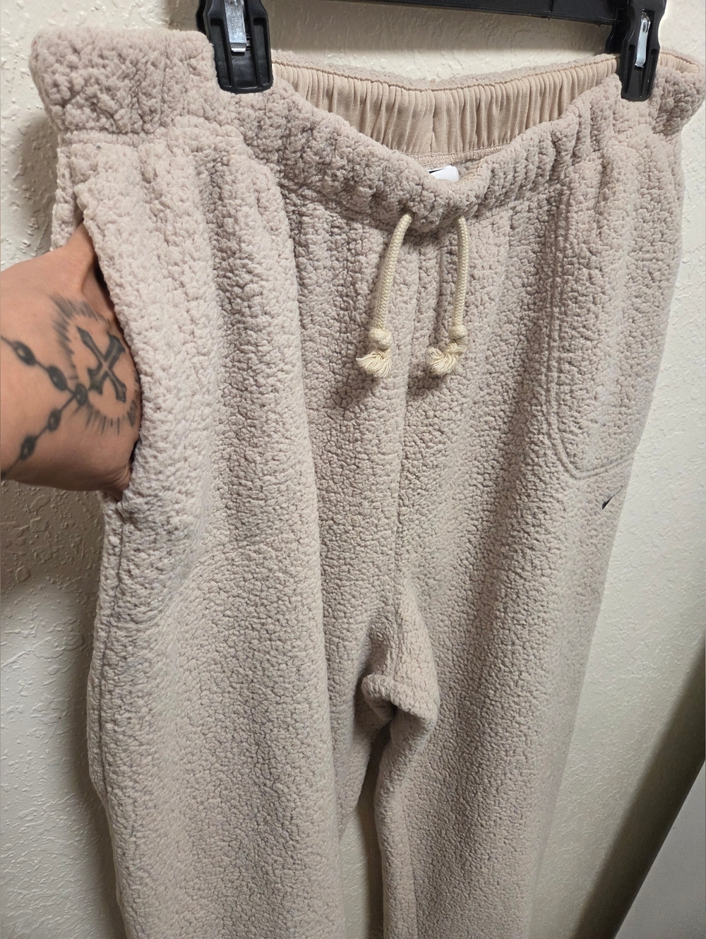 Nike Cream Sherpa Fleece Joggers with Swoosh - Picture 2 of 5